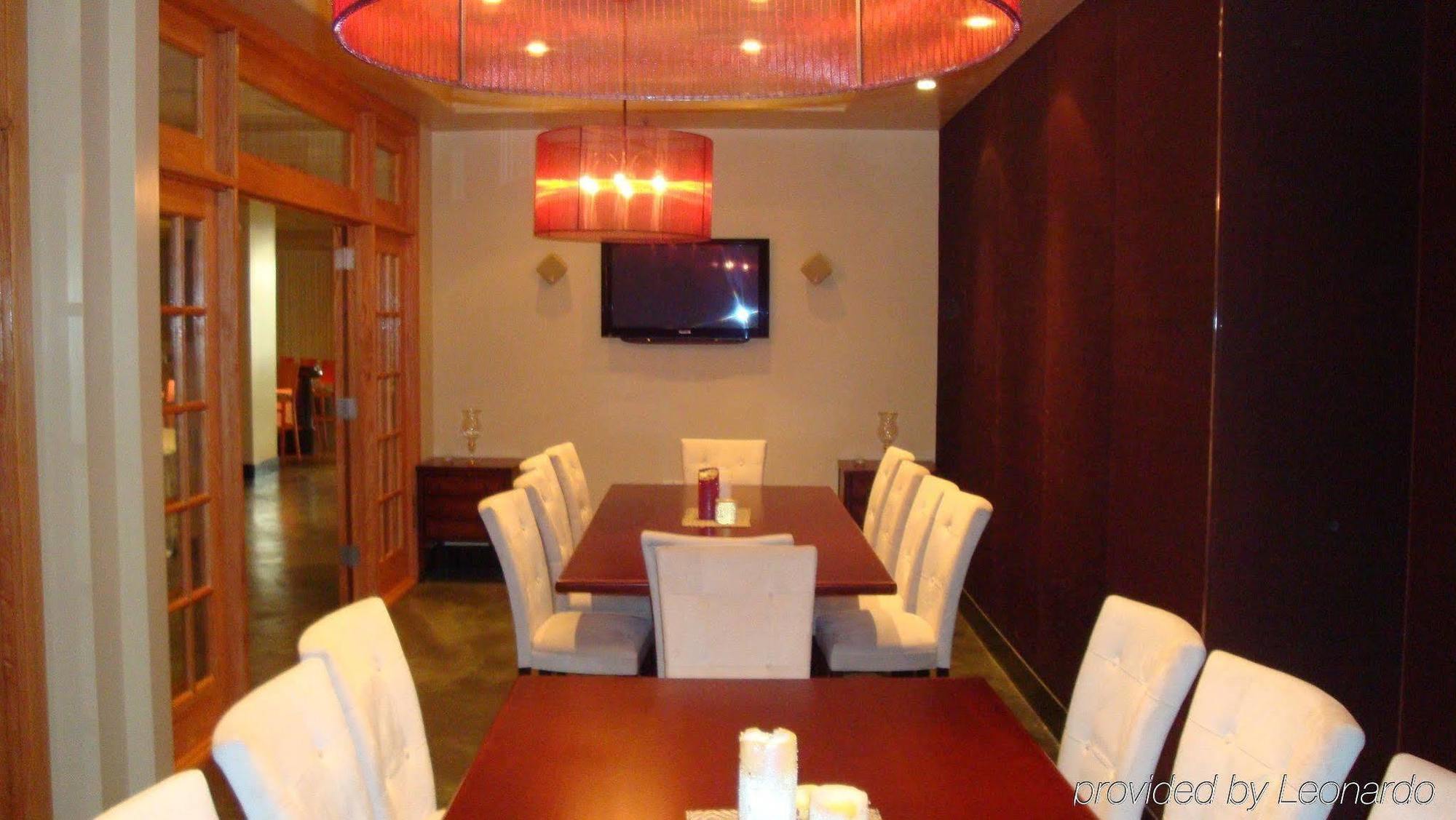 La Quinta By Wyndham Meadowlands Hotel